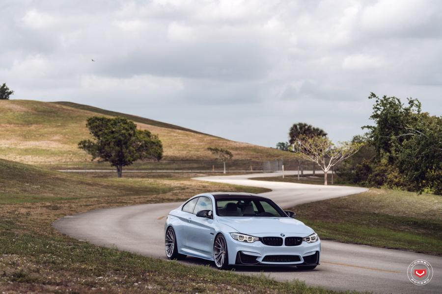  BMW M4 Coupe on Vossen Wheels (M-X4T) 2019 года  (фото 14 из 19)